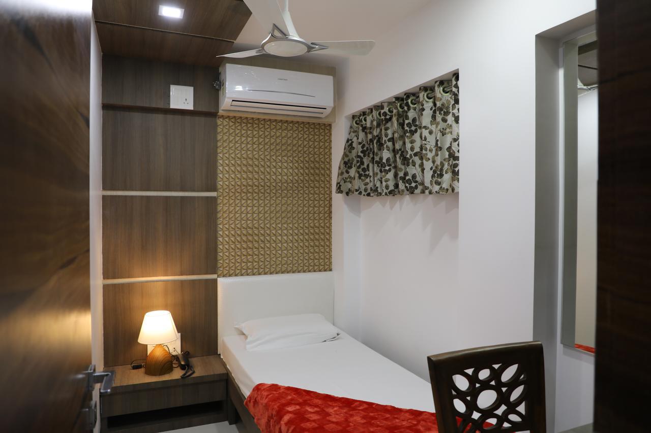 Hotel Fantacee Нави Мумбаи Экстерьер фото