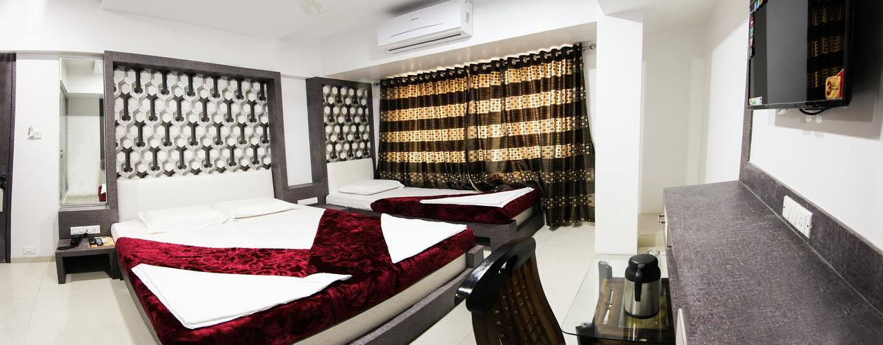 Hotel Fantacee Нави Мумбаи Экстерьер фото